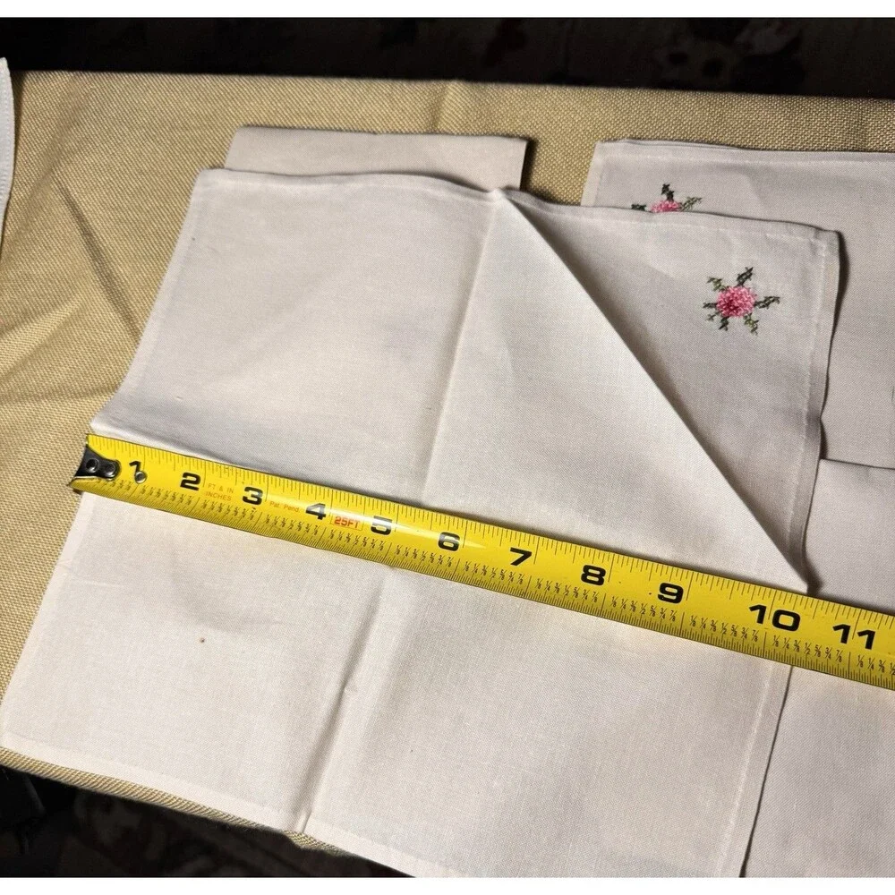 Vintage Embroidered Handkerchiefs Set of 4 Linen